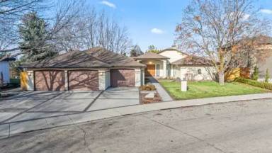 Main picture of 8432 W Brookview Dr