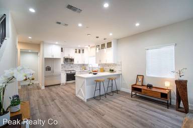 Main picture of 6841 Radford Ave