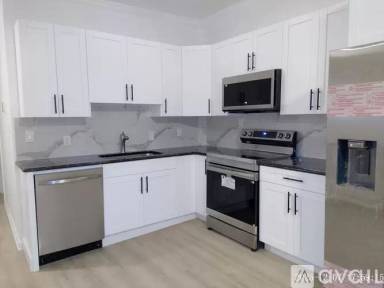 Main picture of 1551 9th St NW
