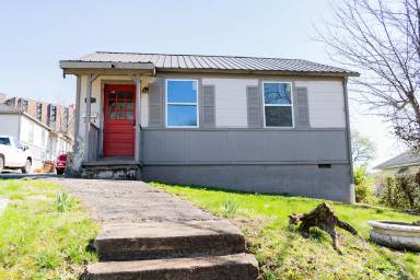Main picture of 1414 Chicago Ave