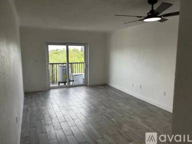 Main picture of 2500 SW 6th St