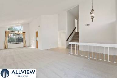 Main picture of 21461 Calle de Oro