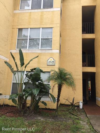 Main picture of 4528 Commander Dr