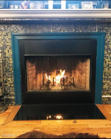 Main picture of 100 W 119th St