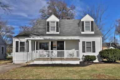 Main picture of 2424 Holt Ave