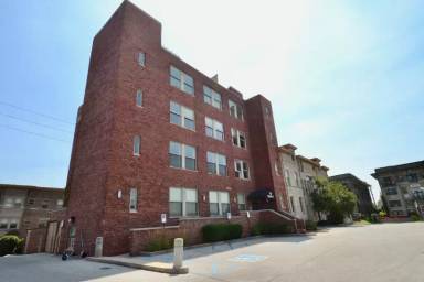 Main picture of 2105 N Meridian St