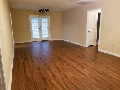 Main picture of 150 Wendy Ln