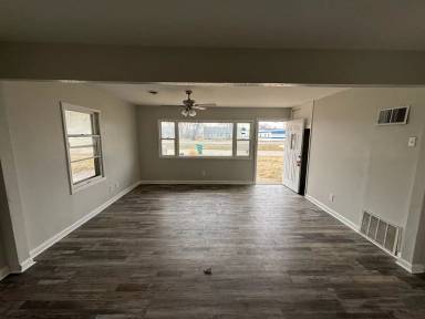 Main picture of 21 Dora Dr