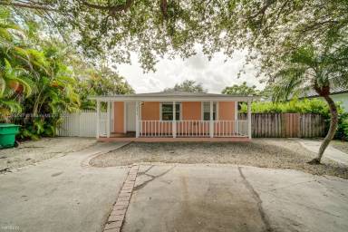 Main picture of 5912 SW 42nd Ter