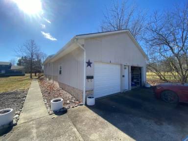 Main picture of 771 E Park Ave