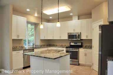Main picture of 5410 E Shoreline Dr