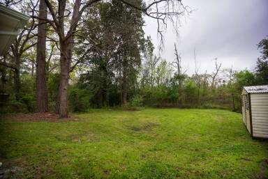 Main picture of 5309 Louise Dr