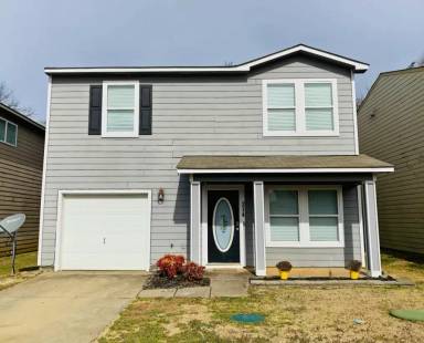Main picture of 226 Farmington Dr