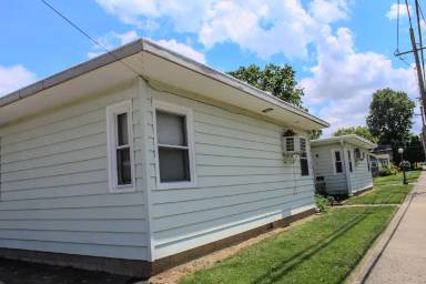 Main picture of 202 N Russell St