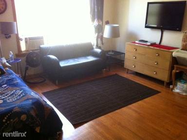 Main picture of 901 W Belmont Ave