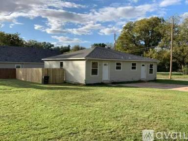 Main picture of 865 Anahuac Ave