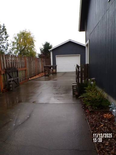 Main picture of 1238 SE Goodnight Ave