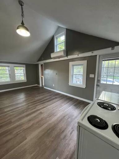 Main picture of 142 South St