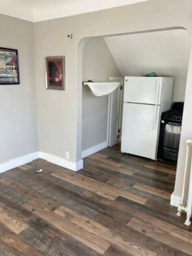 Main picture of 251 Maria Ave