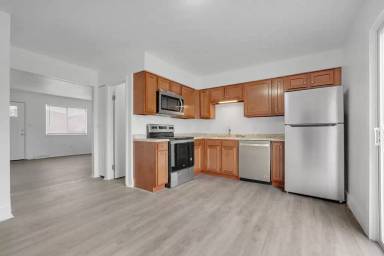 Main picture of 4036-4056 Carlton Ave - 4056-D