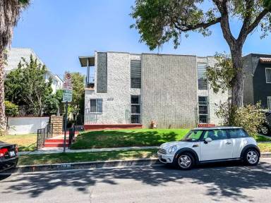 Main picture of 8013 Blackburn Ave