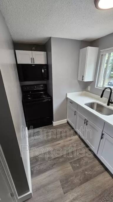 Main picture of 671 Corning Rd