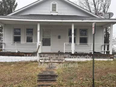 Main picture of 125 Clyde St