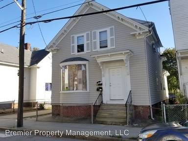 Main picture of 582 Plainfield St