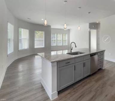 Main picture of 4305 Richmond Ave