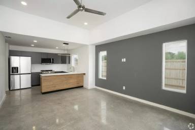 Main picture of 4012 Jaxson Ln