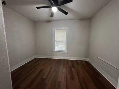Main picture of 1459 W 23rd St