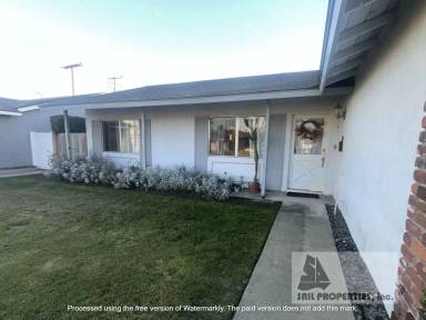 Main picture of 9134 Gardenia Ave