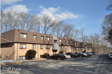 Main picture of 311 N Sycamore Ave