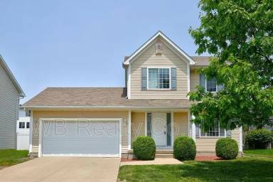 Main picture of 615 SE Prairie Park Ln