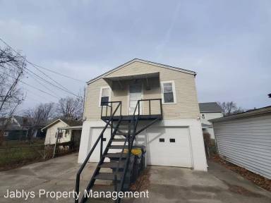 Main picture of 805 1/2 W 4th St
