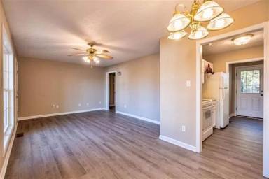 Main picture of 605 Jackson St