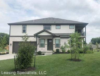 Main picture of 16224 Broadmoor