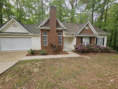 Main picture of 265 Oak St