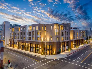 Main picture of 112 N Huntington Dr