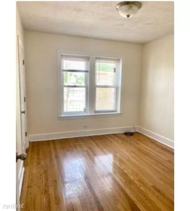 Main picture of 5618-5622 N Western Ave Apartments