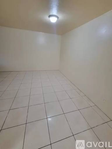 Main picture of 565 NE 149th St