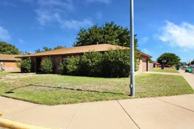 Main picture of 4000 Mescalero Dr