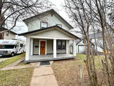 Main picture of 708 E 7th St