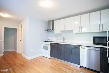 Main picture of 15 Munroe St