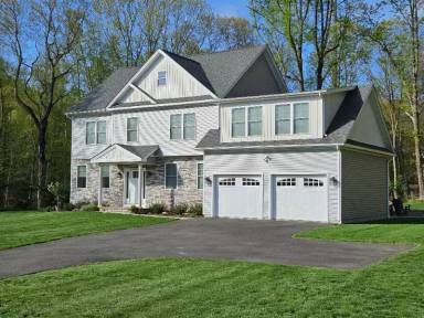 Main picture of 25 Meridian Ridge Dr