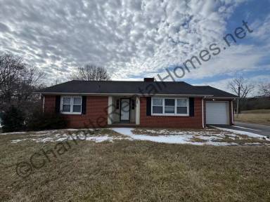 Main picture of 1686 NC Highway 90 E