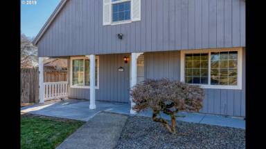 Main picture of 413 SW 6th Cir