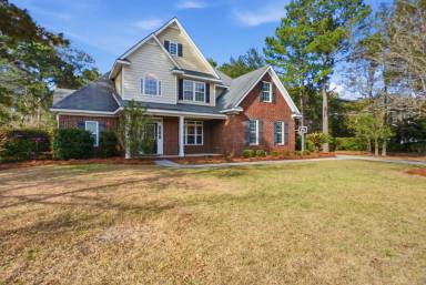 Main picture of 585 Dalcross Dr