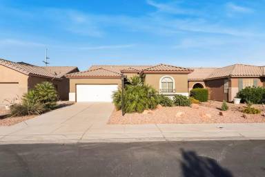 Main picture of 3586 Driving Range St