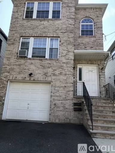 Main picture of 170 Johnson Ave